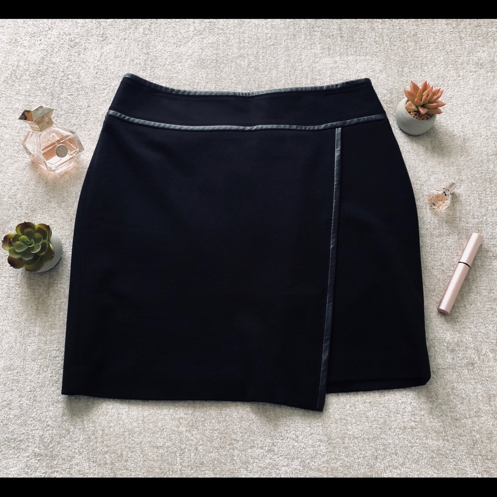 WhiteHouse Black Market Skirt
